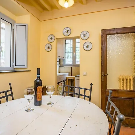 Il Glicine Apartment *